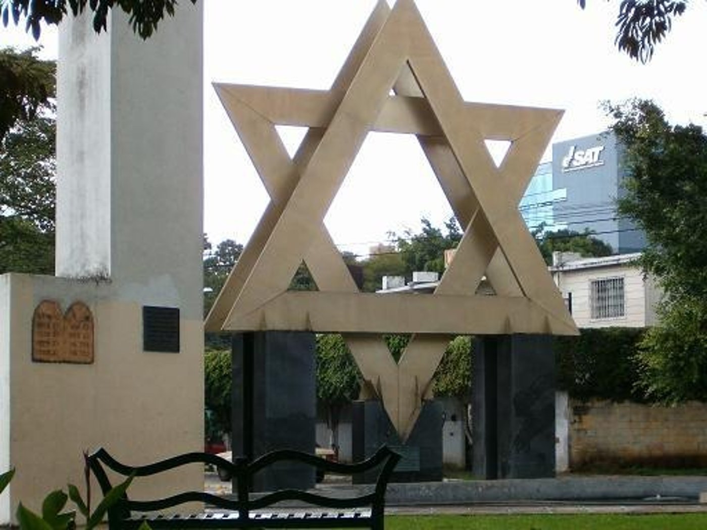 כיכר ישראל בגואטמלה, המגן דוד מתנת הקהילה היהודית במדינה