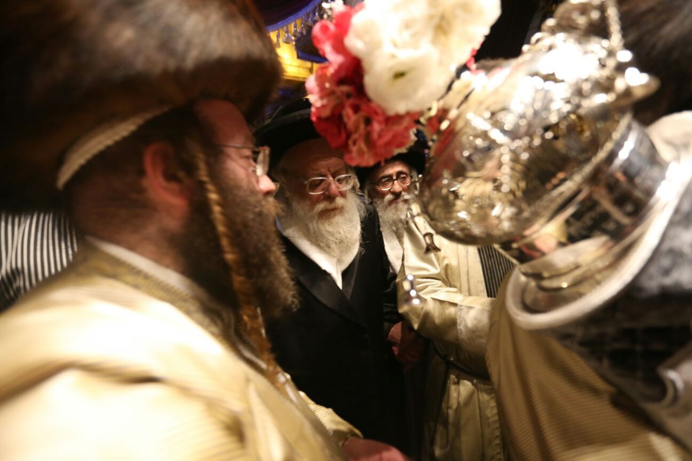 הכנסת ספר תורה בחסידות תולדות אהרון