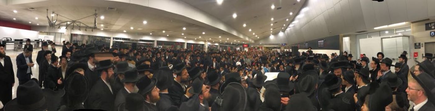 גברים, נשים וטף נפרדו מהגרא"צ בעק בנמל התעופה • צפו