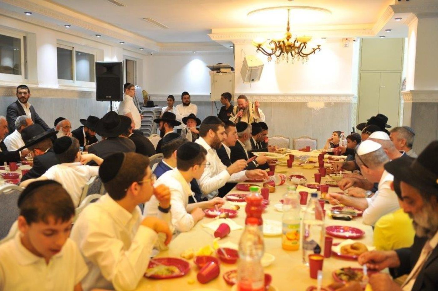 הכנסת ספר תורה לתלמוד תורה 'אור שרגא'