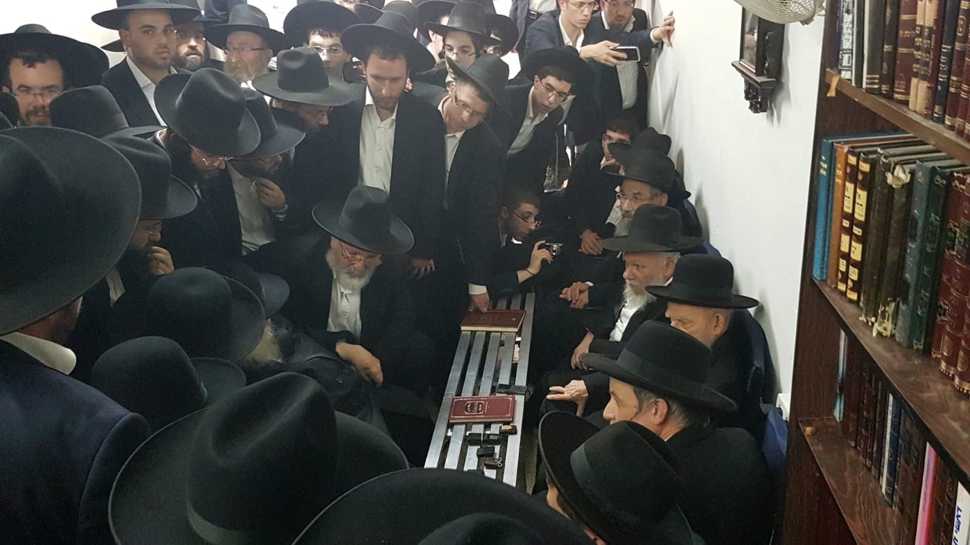 שר התורה ניחם את ראש הישיבה • תיעוד