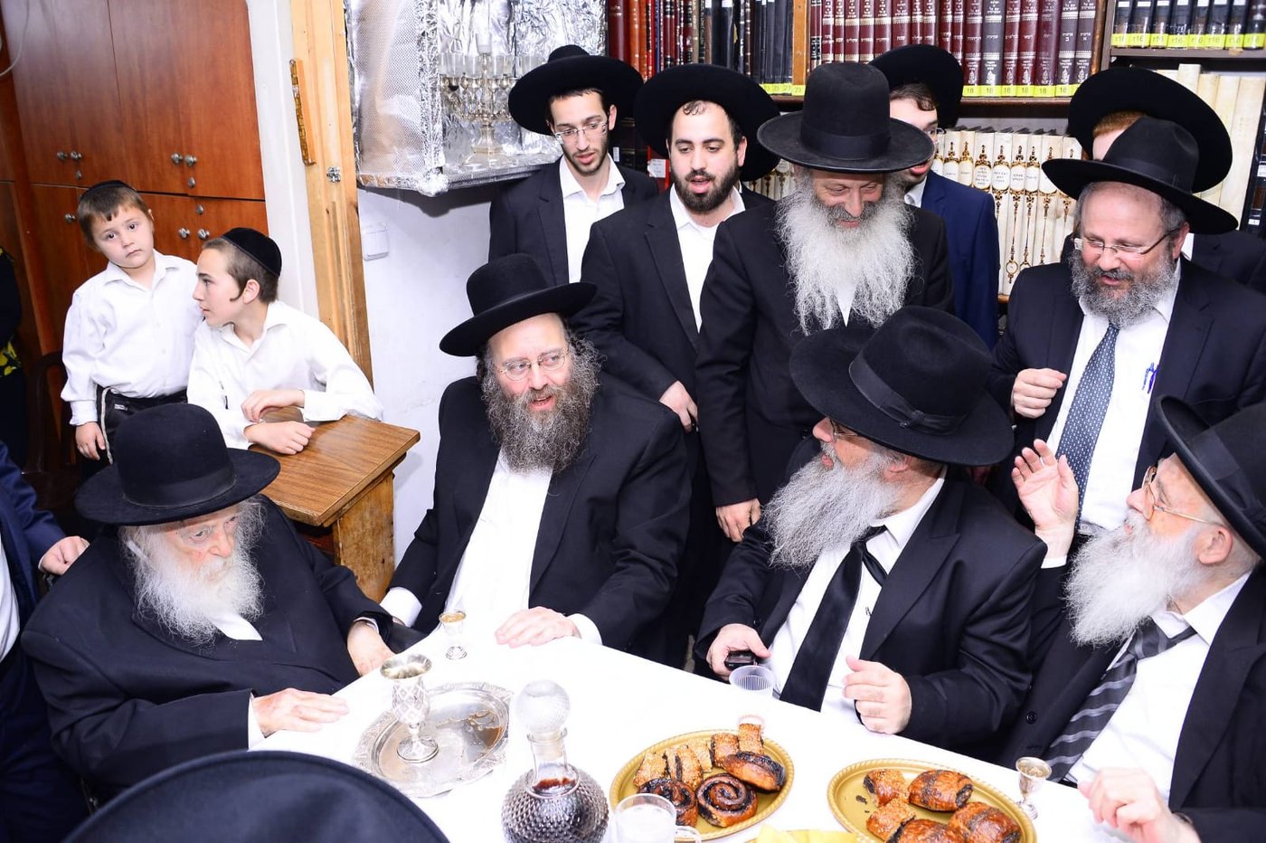 לצד מקורבים בלבד: נכד מרן הגר"ח קנייבסקי התארס