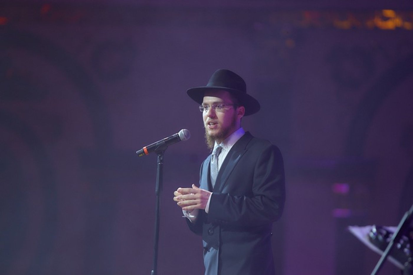 בשבע ברכות החלו בכתיבת ספר תורה • צפו