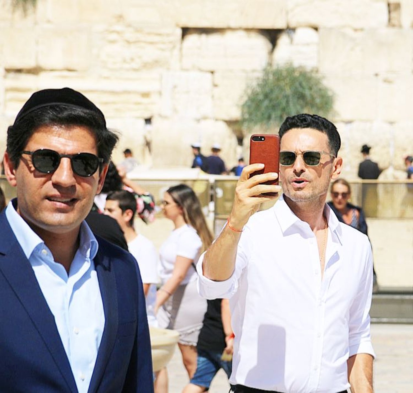 ערב ט' באב: גיא זוארץ ורב הסלבס בכותל