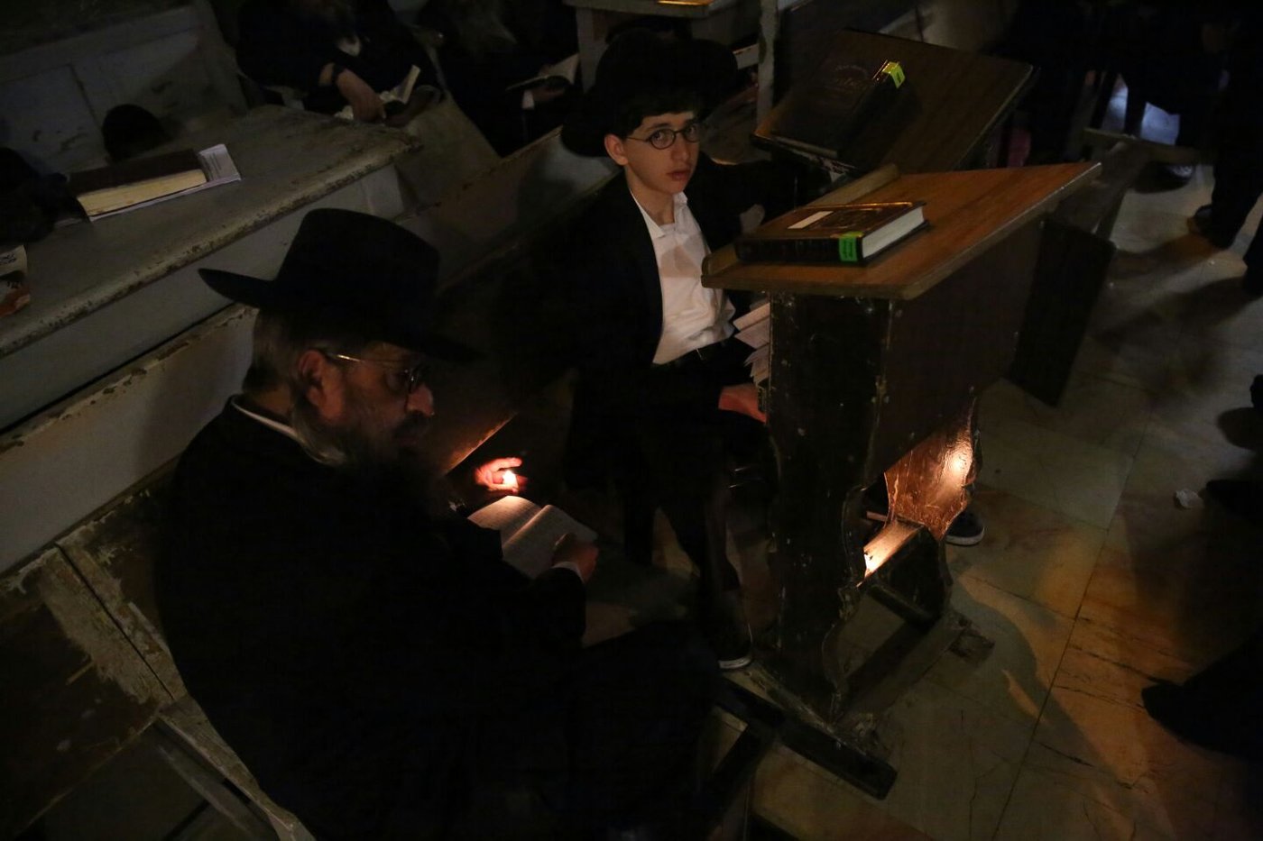 דַּרְכֵי צִיּוֹן אֲבֵלוֹת • הבכי על החורבן במאה שערים