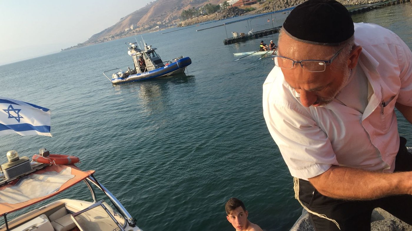 נערות קפצו בכנרת ונפצעו; ארבע חולצו