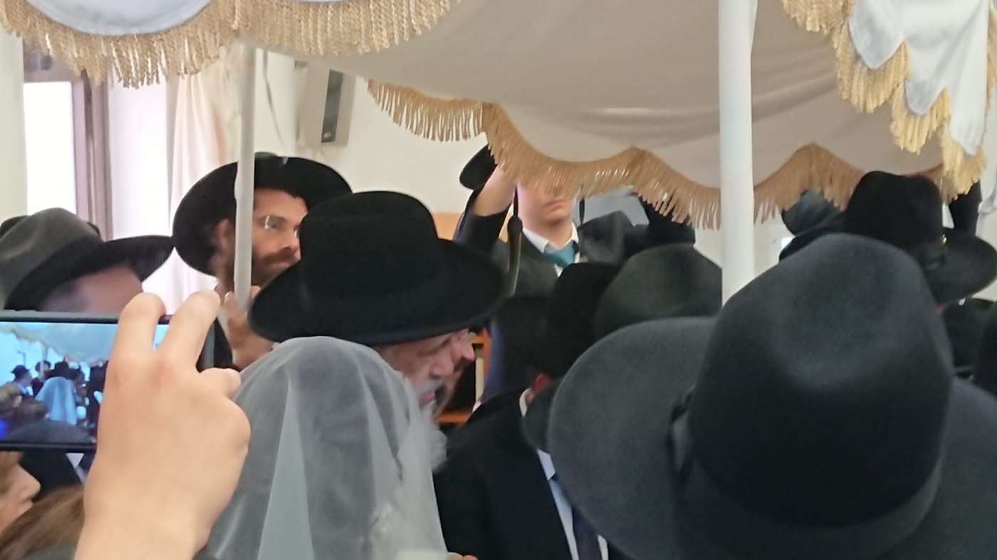 ראש הישיבה התחתן בבית המדרש • צפו