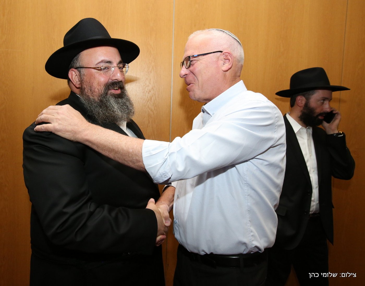 יוסי אליטוב חיתן וכולם התייצבו לברך • צפו