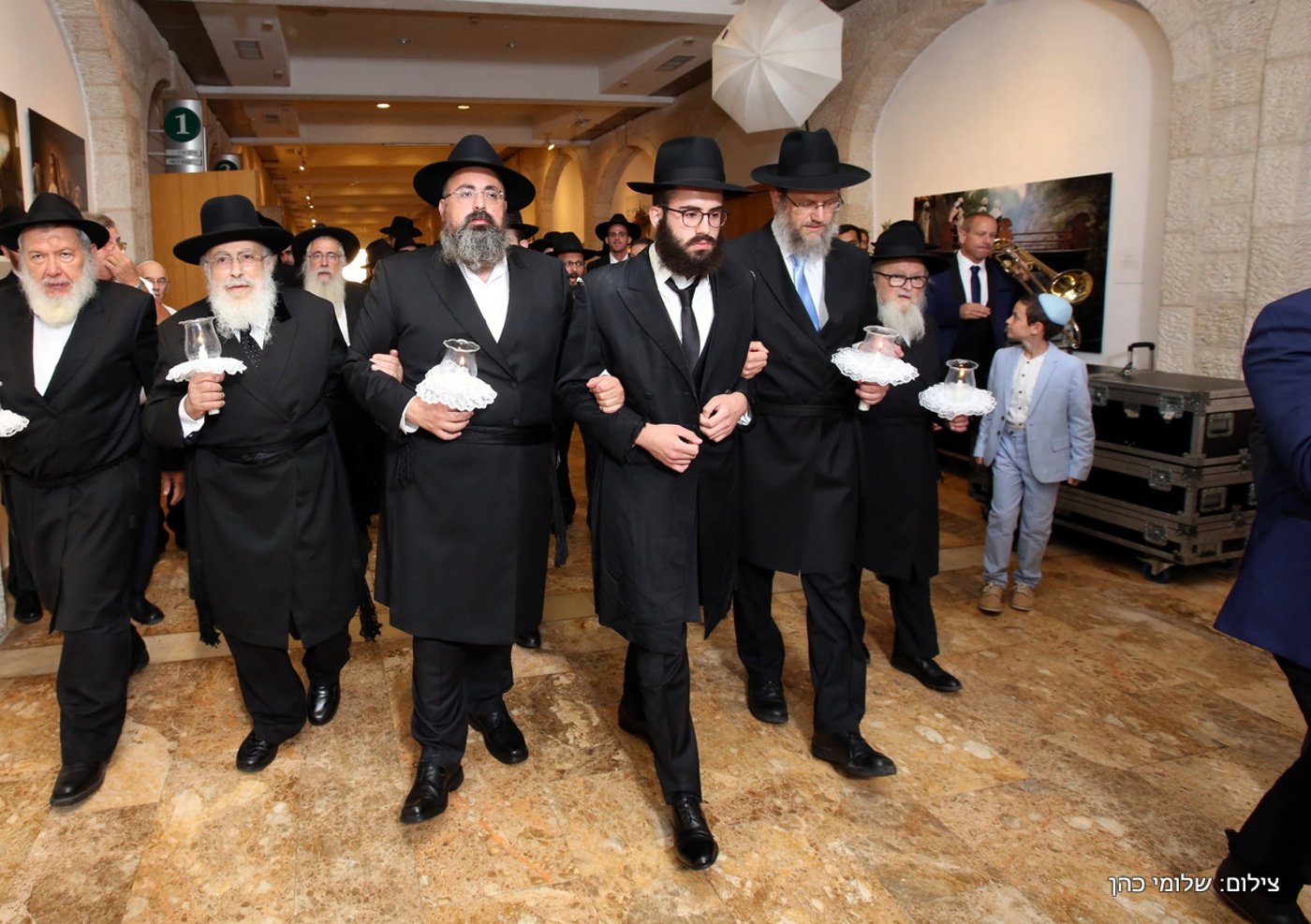 יוסי אליטוב חיתן וכולם התייצבו לברך • צפו