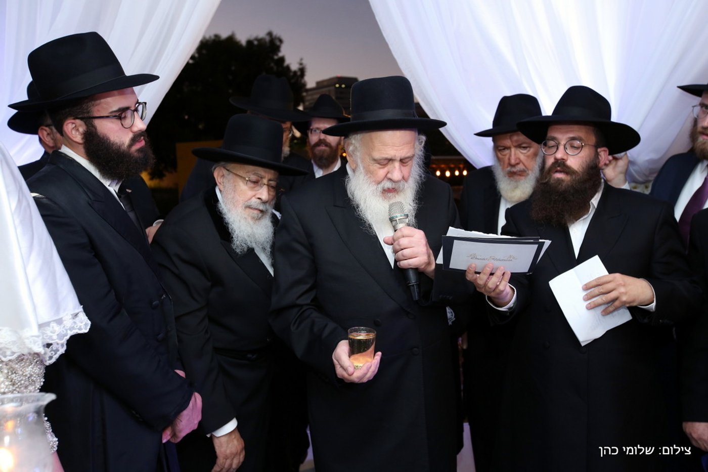 יוסי אליטוב חיתן וכולם התייצבו לברך • צפו