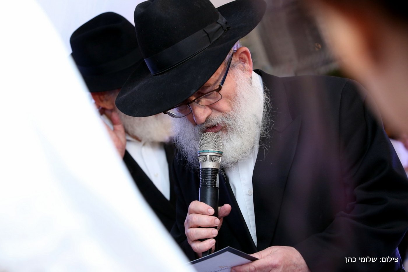 יוסי אליטוב חיתן וכולם התייצבו לברך • צפו