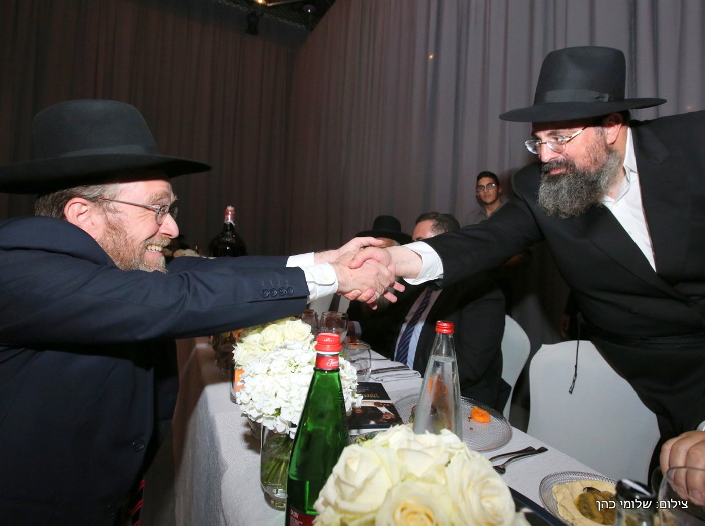 יוסי אליטוב חיתן וכולם התייצבו לברך • צפו