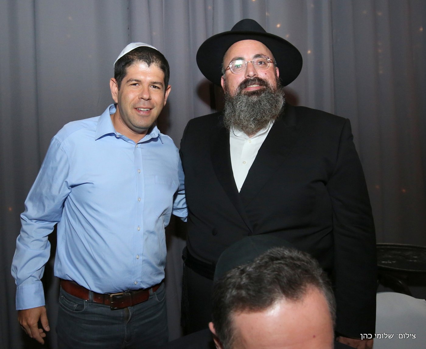 יוסי אליטוב חיתן וכולם התייצבו לברך • צפו