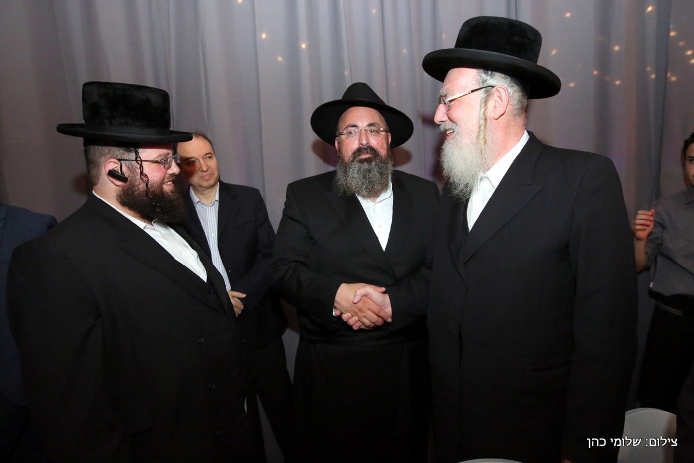 יוסי אליטוב חיתן וכולם התייצבו לברך • צפו