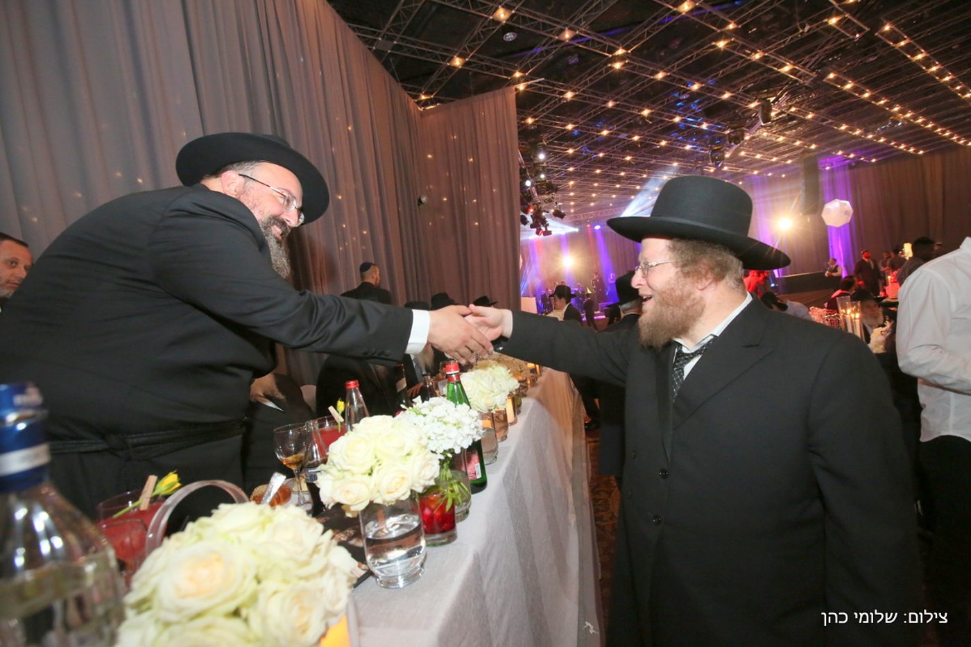 יוסי אליטוב חיתן וכולם התייצבו לברך • צפו