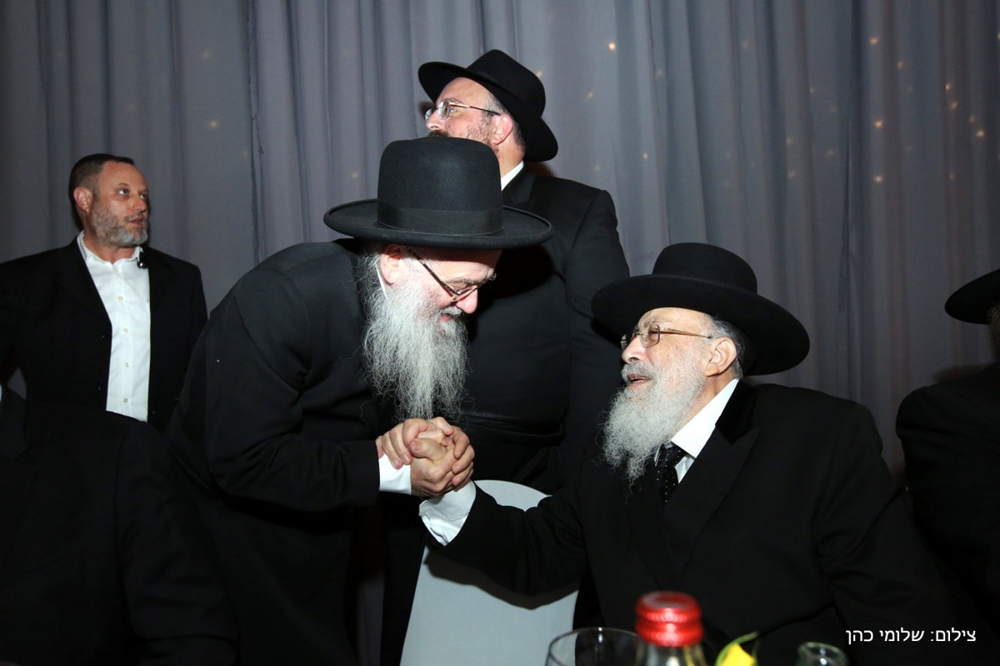 יוסי אליטוב חיתן וכולם התייצבו לברך • צפו