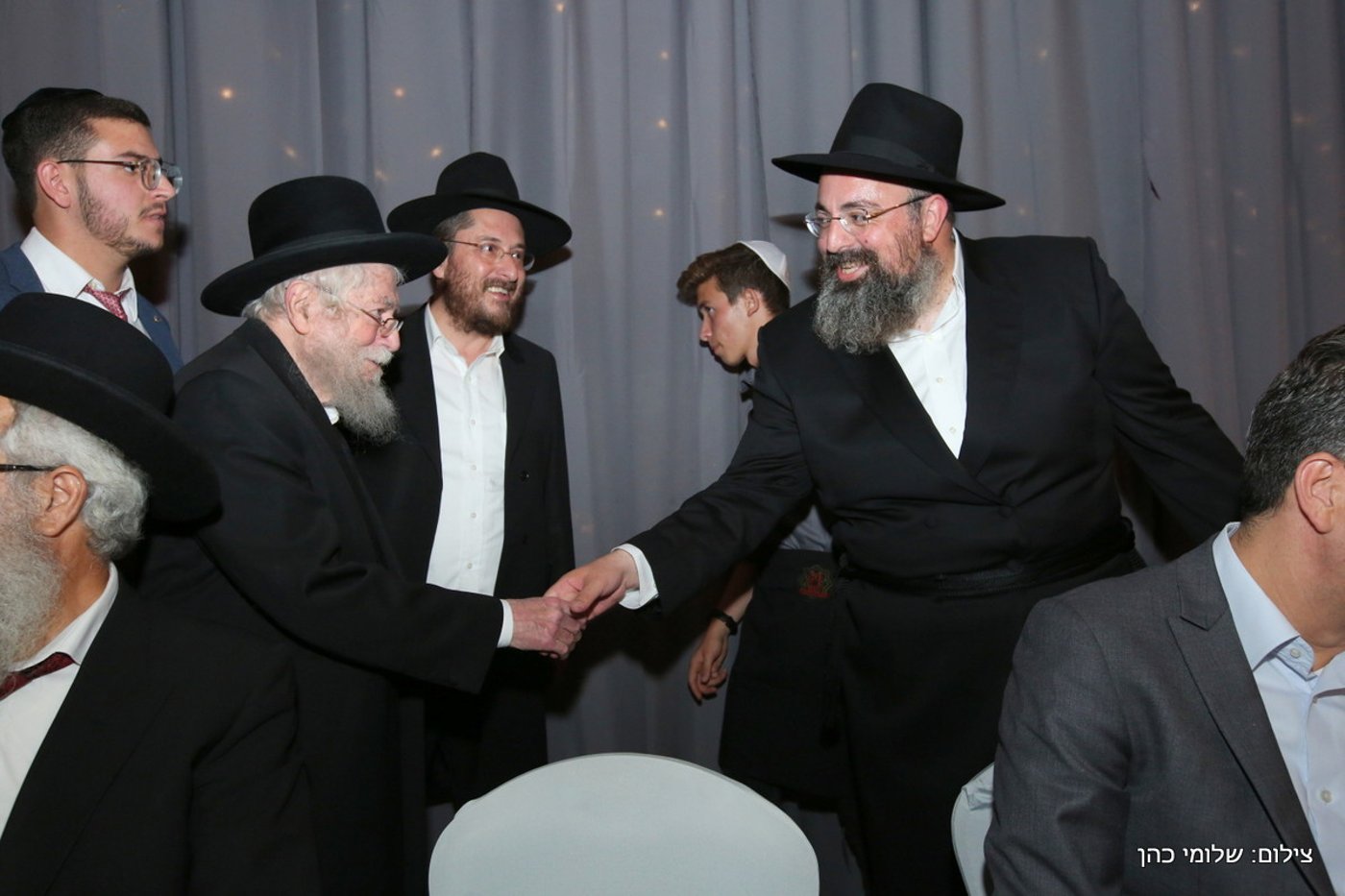 יוסי אליטוב חיתן וכולם התייצבו לברך • צפו
