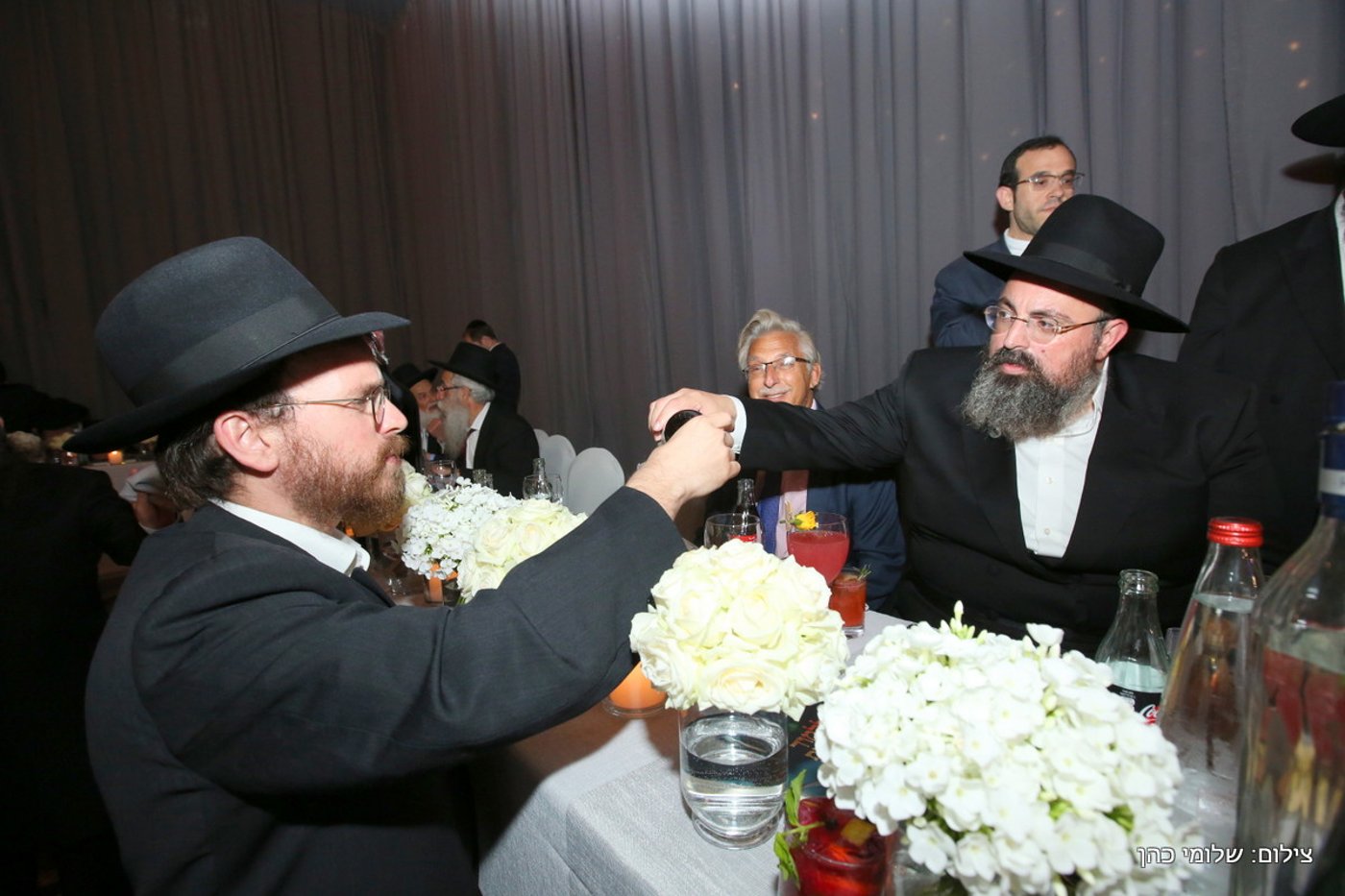 יוסי אליטוב חיתן וכולם התייצבו לברך • צפו