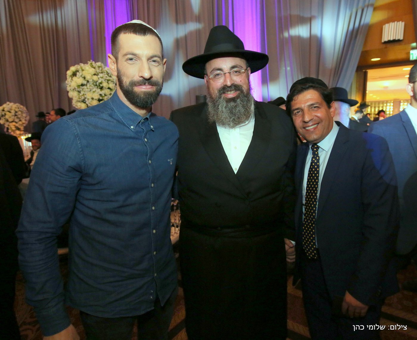 יוסי אליטוב חיתן וכולם התייצבו לברך • צפו