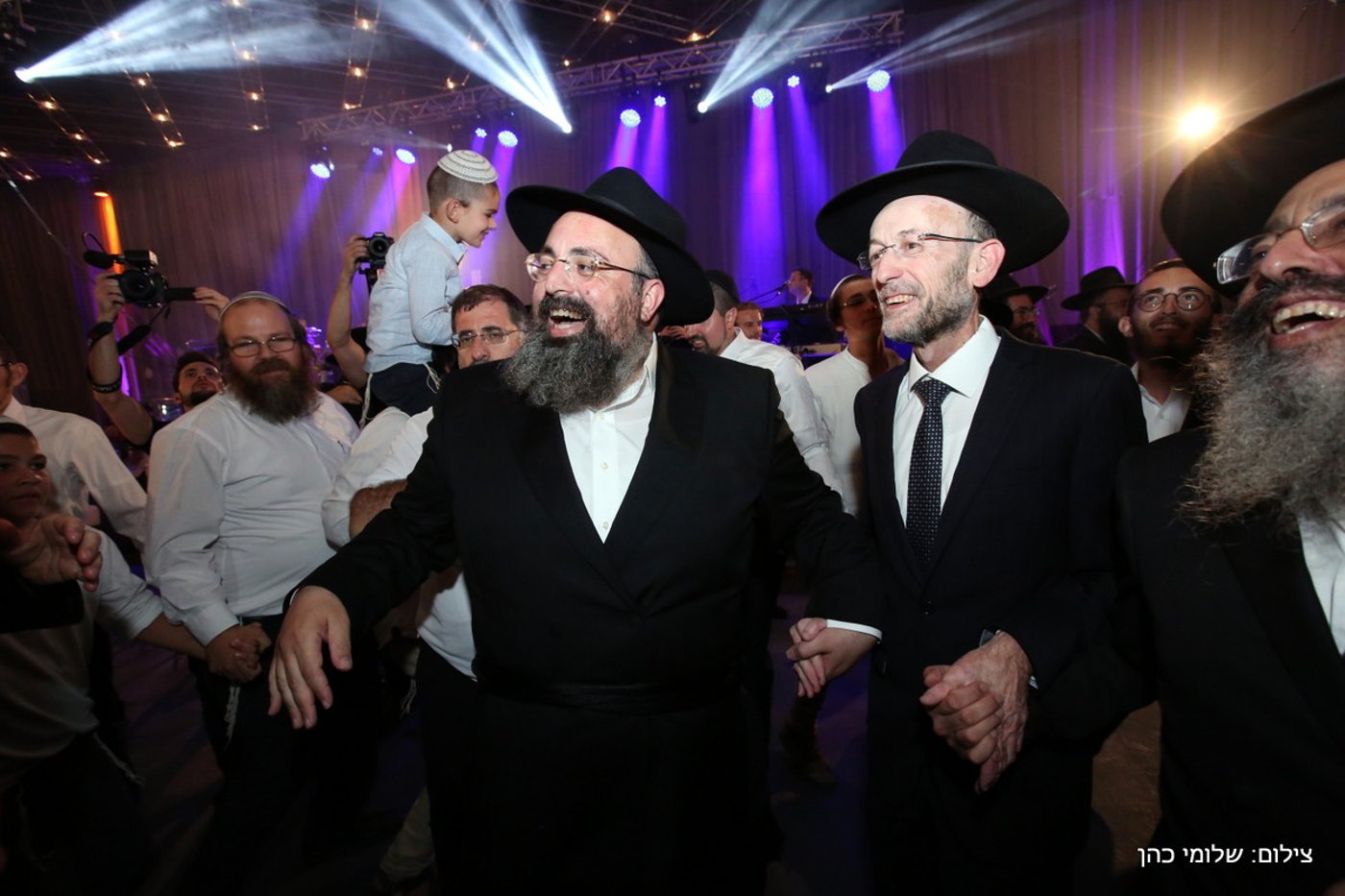 יוסי אליטוב חיתן וכולם התייצבו לברך • צפו