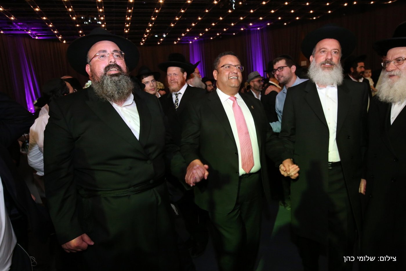 יוסי אליטוב חיתן וכולם התייצבו לברך • צפו