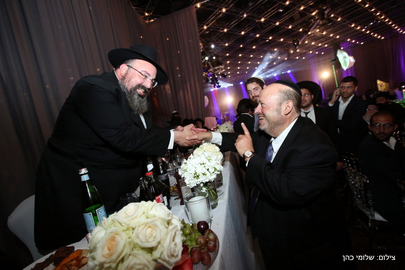 יוסי אליטוב חיתן וכולם התייצבו לברך • צפו
