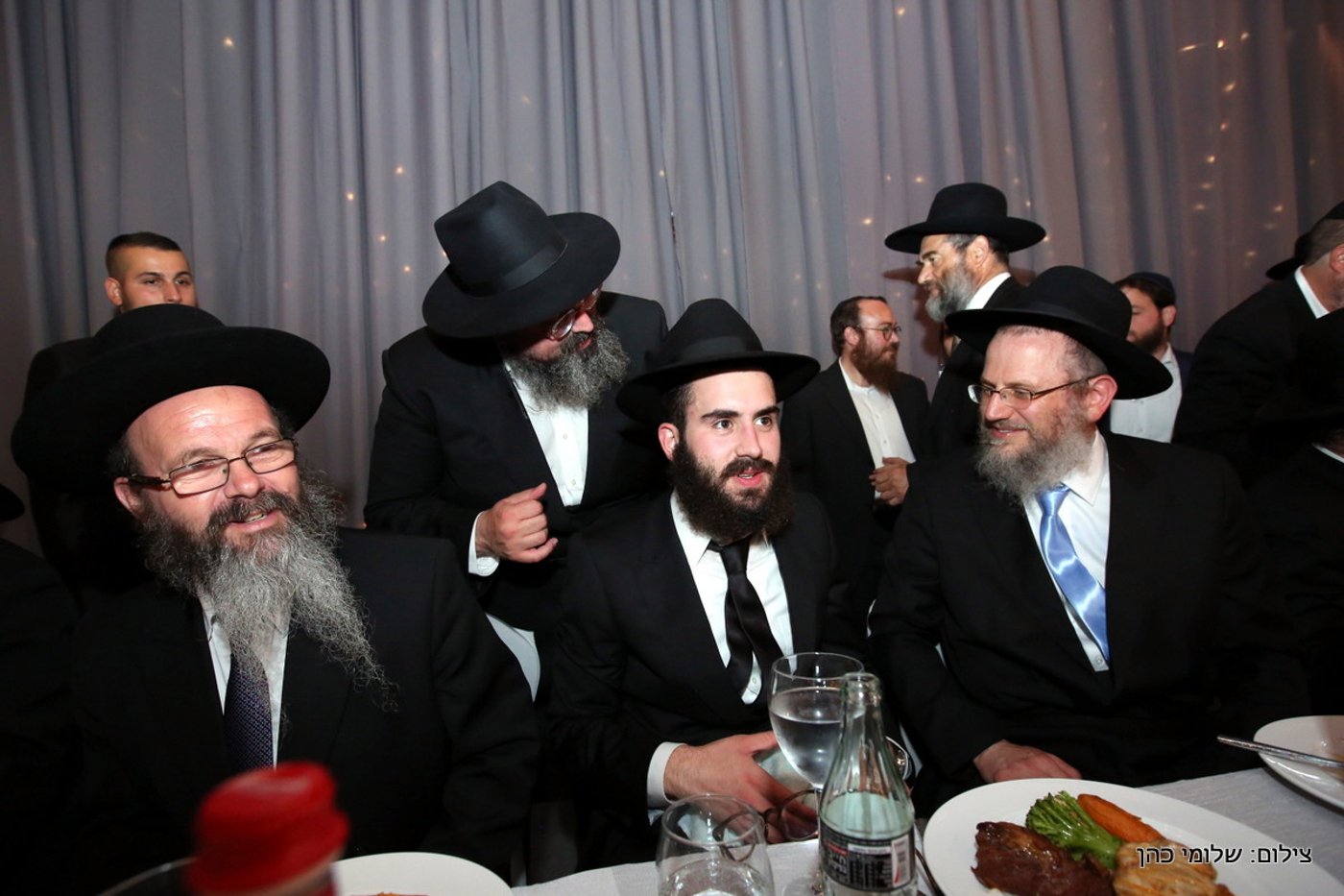 יוסי אליטוב חיתן וכולם התייצבו לברך • צפו