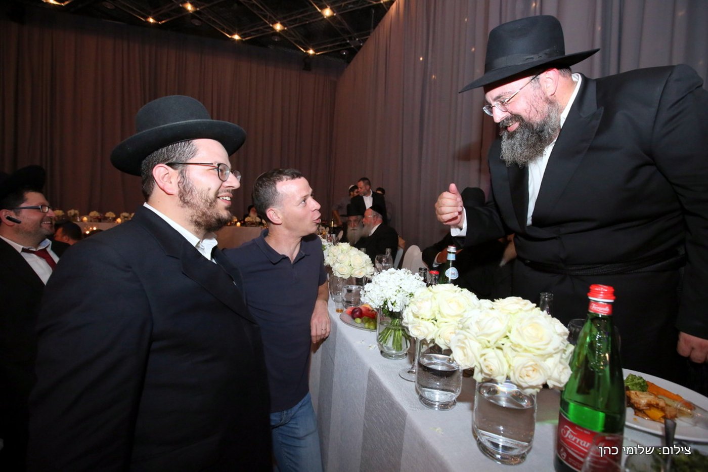 יוסי אליטוב חיתן וכולם התייצבו לברך • צפו