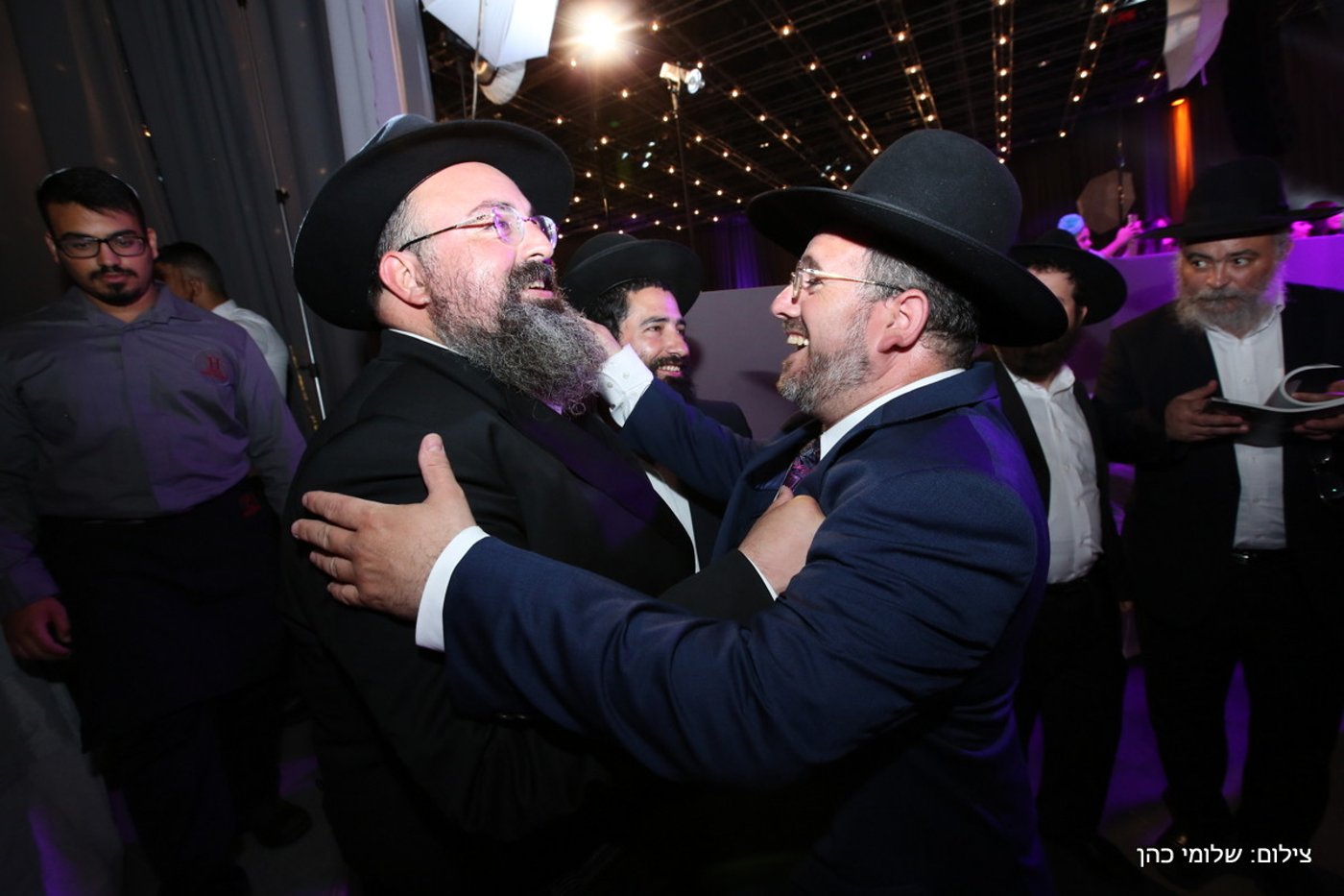 יוסי אליטוב חיתן וכולם התייצבו לברך • צפו