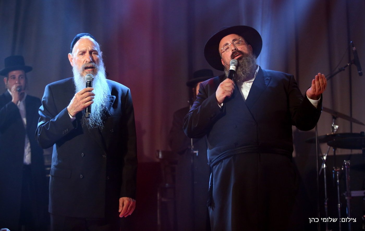 יוסי אליטוב חיתן וכולם התייצבו לברך • צפו