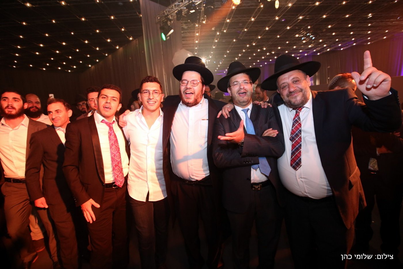 יוסי אליטוב חיתן וכולם התייצבו לברך • צפו