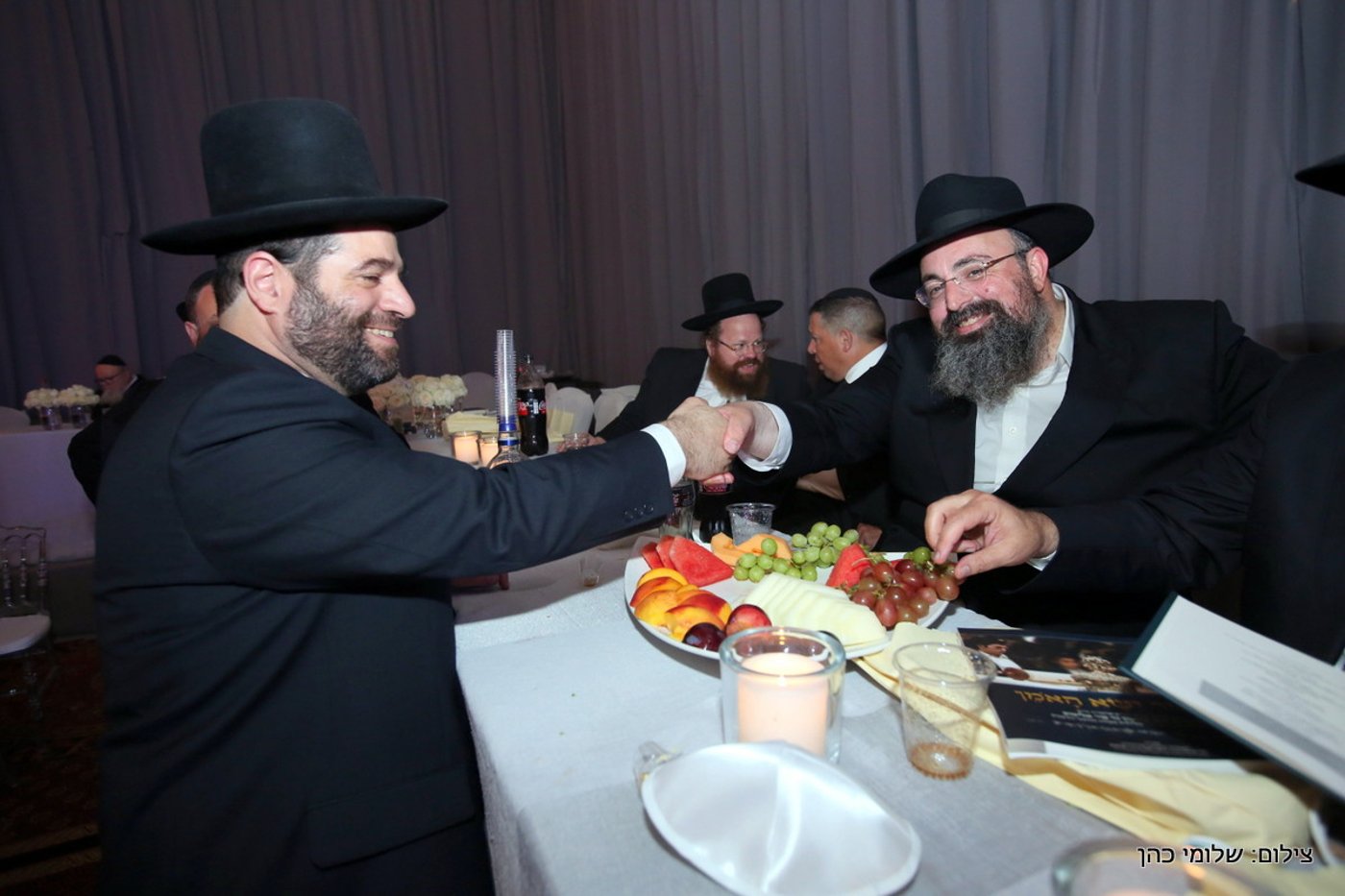 יוסי אליטוב חיתן וכולם התייצבו לברך • צפו