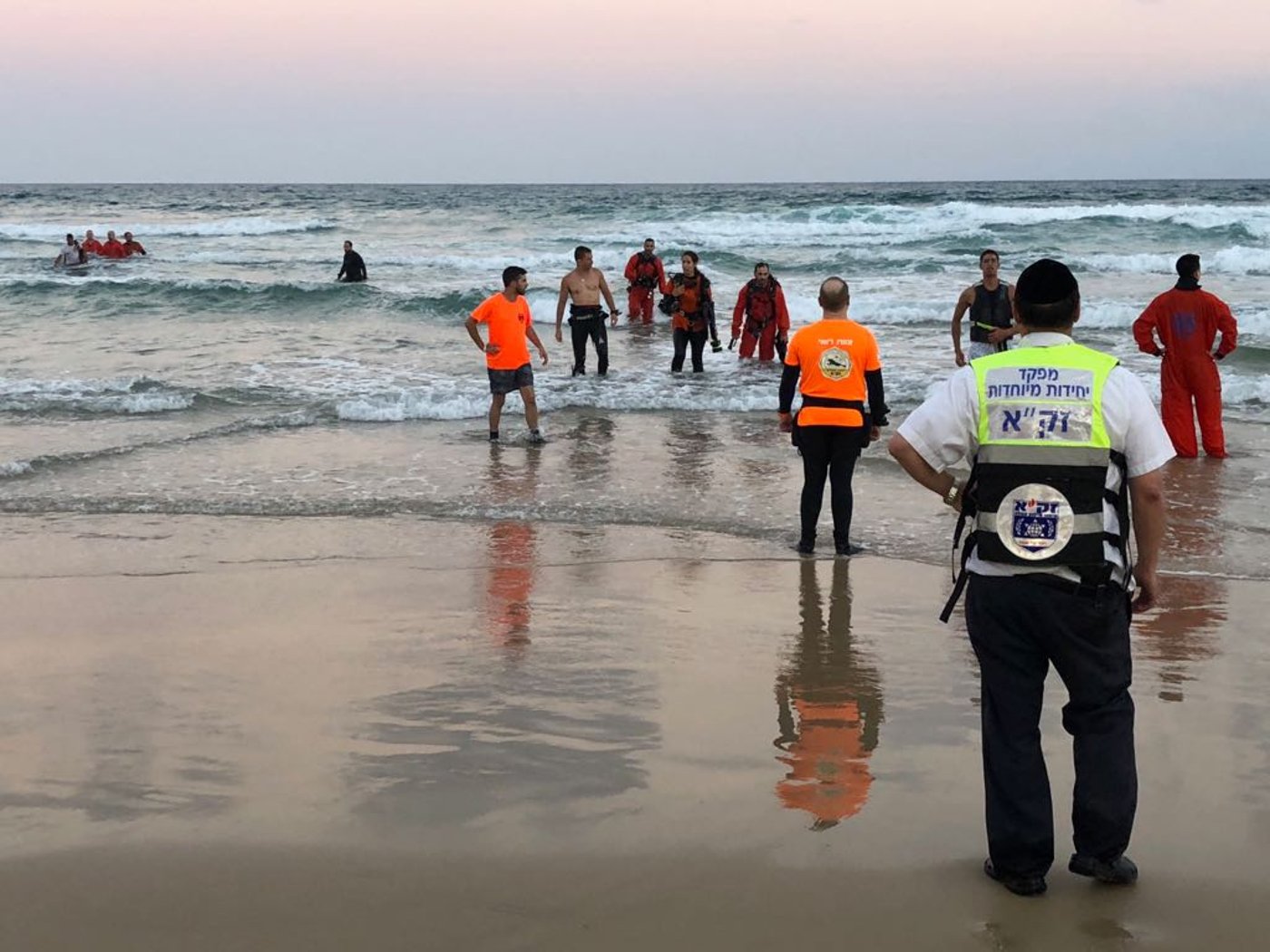 בת ים: צוללנים מחפשים אחר בחורה שלא יצאה מהמים