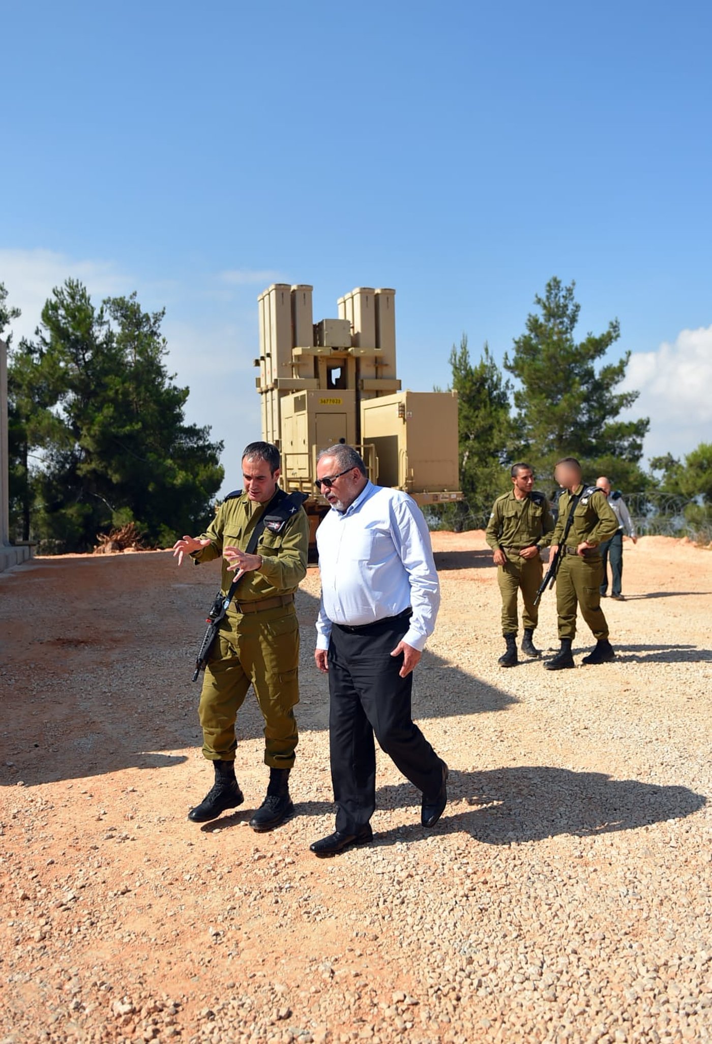 ליברמן: חמאס שולח ילדים קטנים עם בלוני תבערה