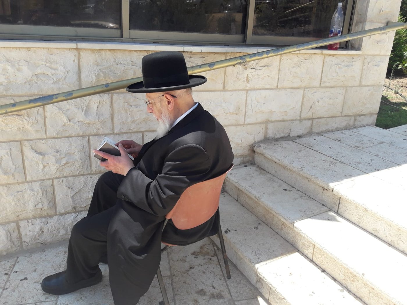 כך נראים ימי 'בין הזמנים' של נשיא המועצת הגר"ש כהן