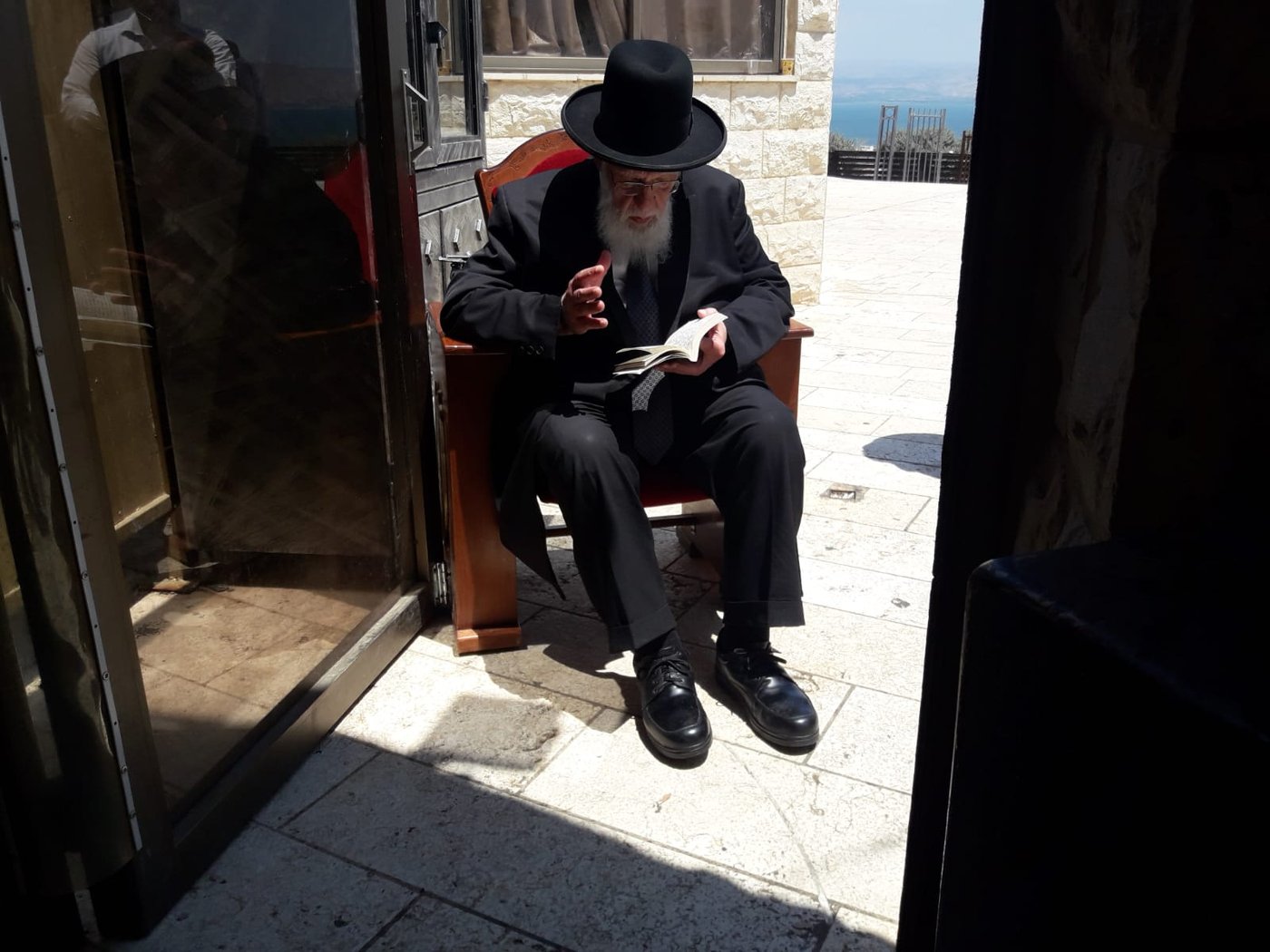 כך נראים ימי 'בין הזמנים' של נשיא המועצת הגר"ש כהן