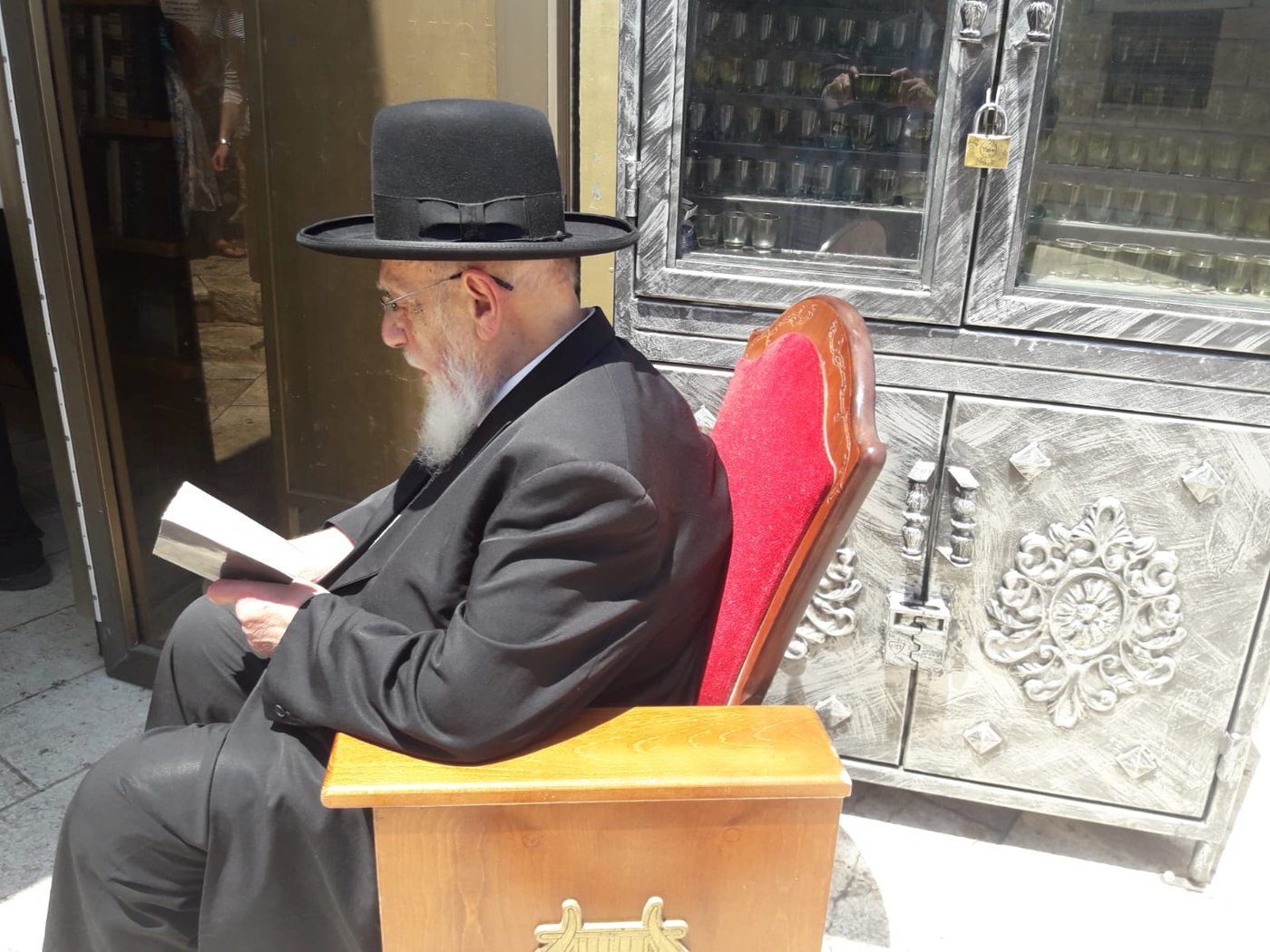 כך נראים ימי 'בין הזמנים' של נשיא המועצת הגר"ש כהן