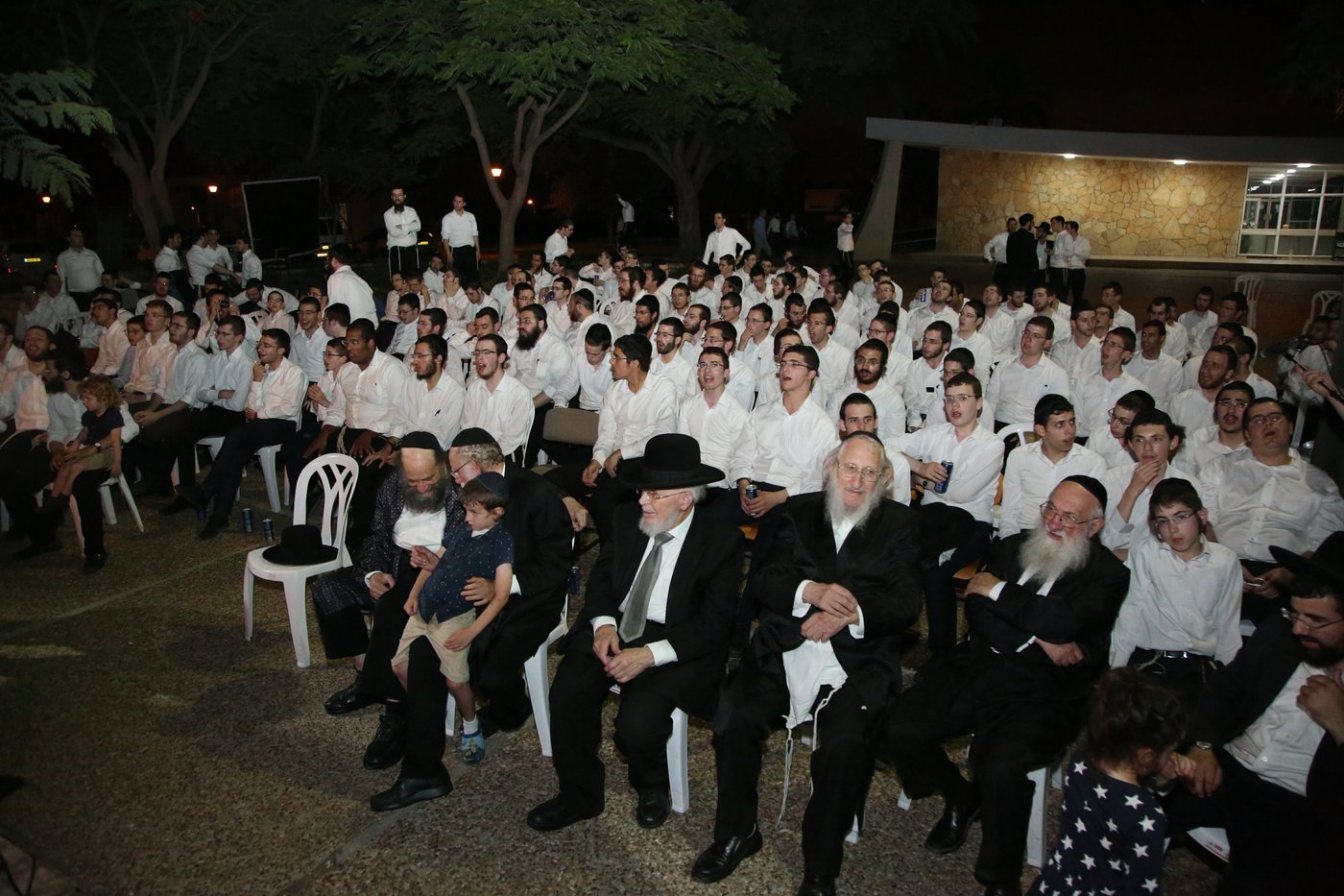 הקעמפ של עולם הישיבות • צפו בתמונות