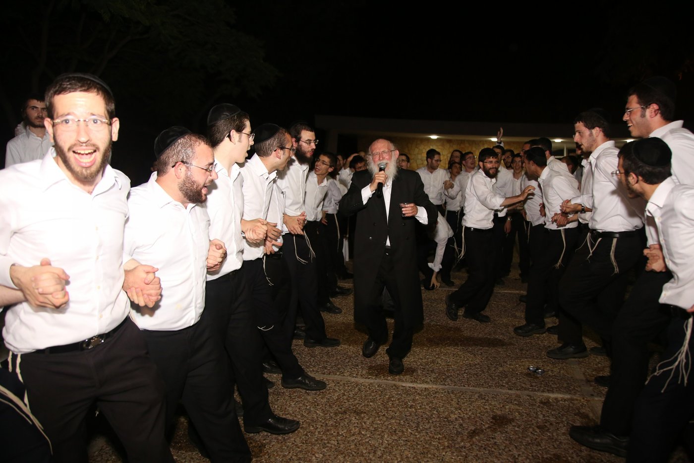 הקעמפ של עולם הישיבות • צפו בתמונות