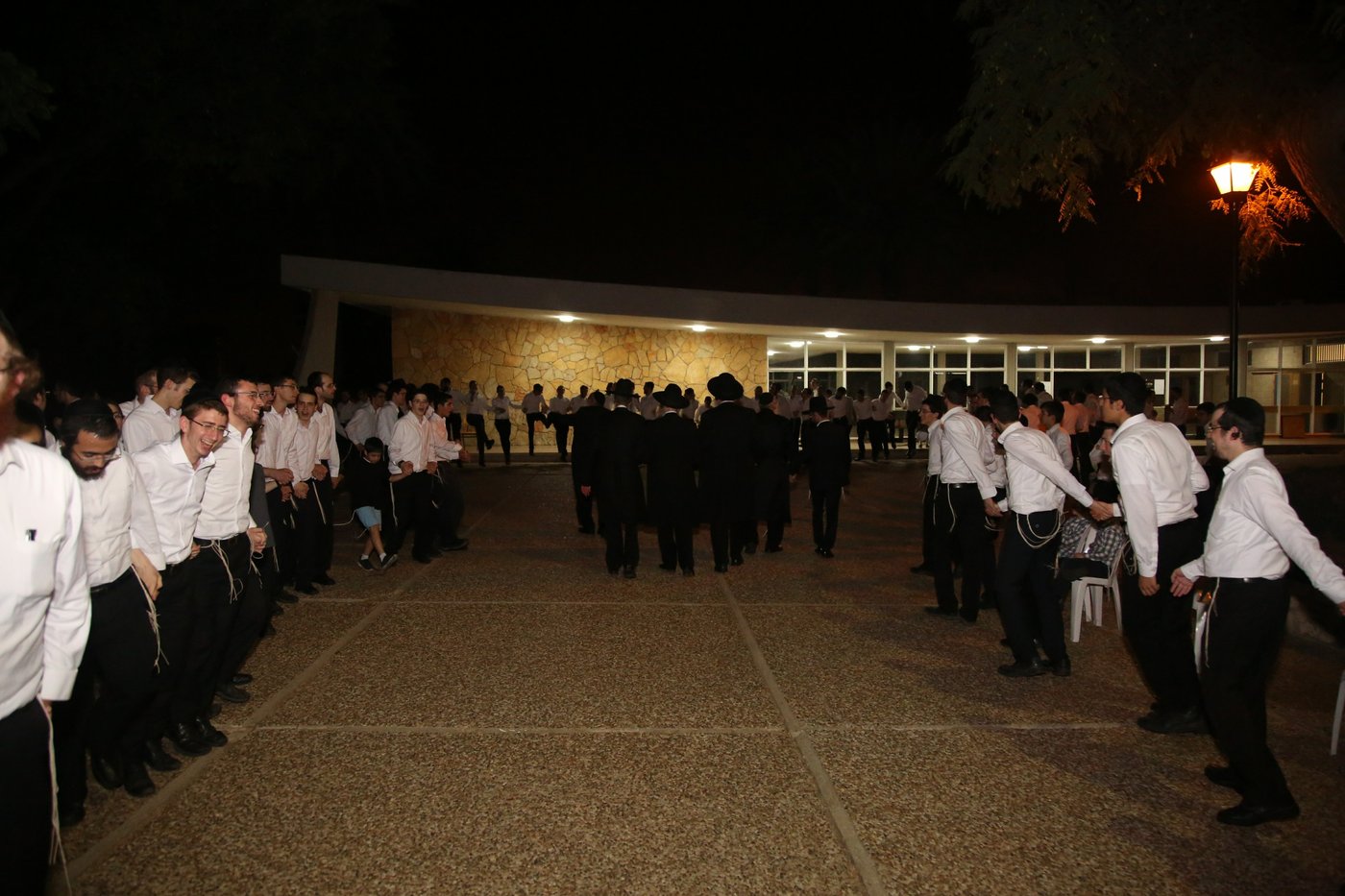 הקעמפ של עולם הישיבות • צפו בתמונות