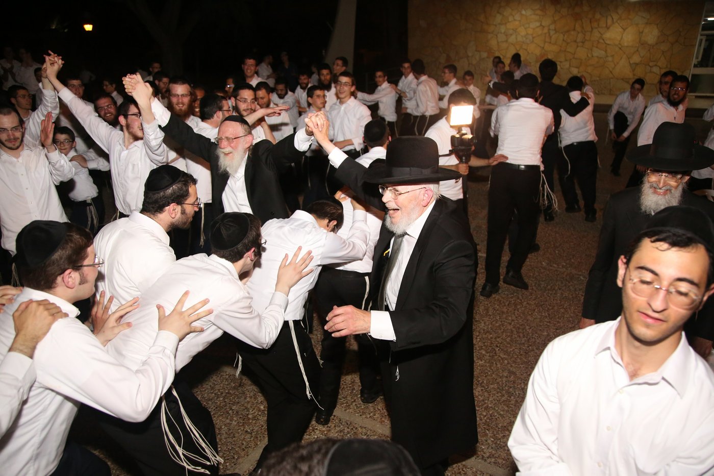 הקעמפ של עולם הישיבות • צפו בתמונות