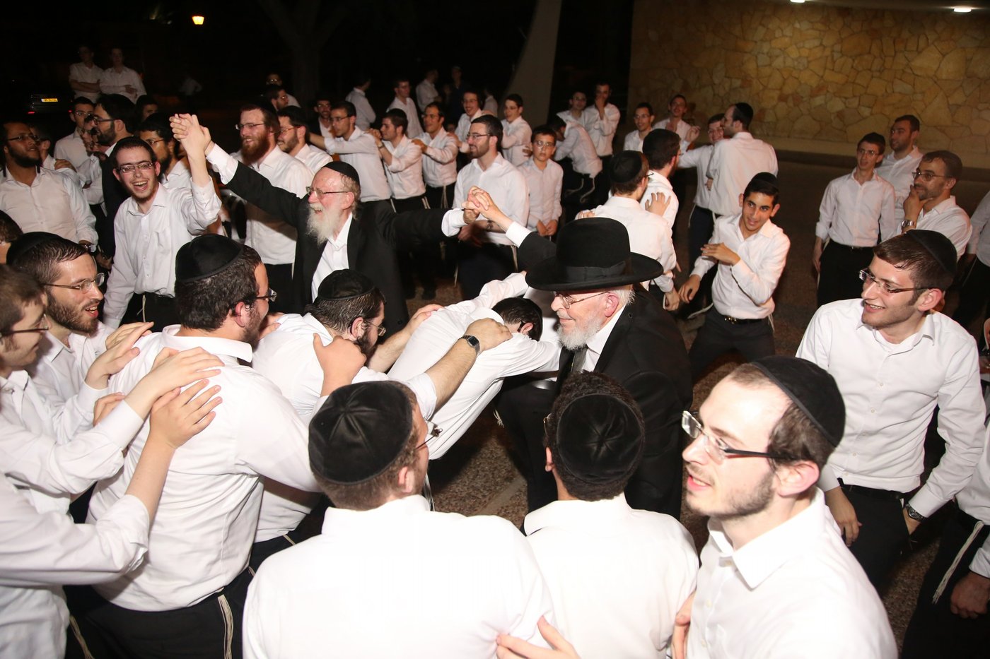 הקעמפ של עולם הישיבות • צפו בתמונות