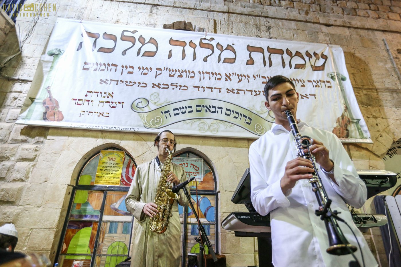 צפו: בני הישיבות חגגו בציון הרשב"י במירון