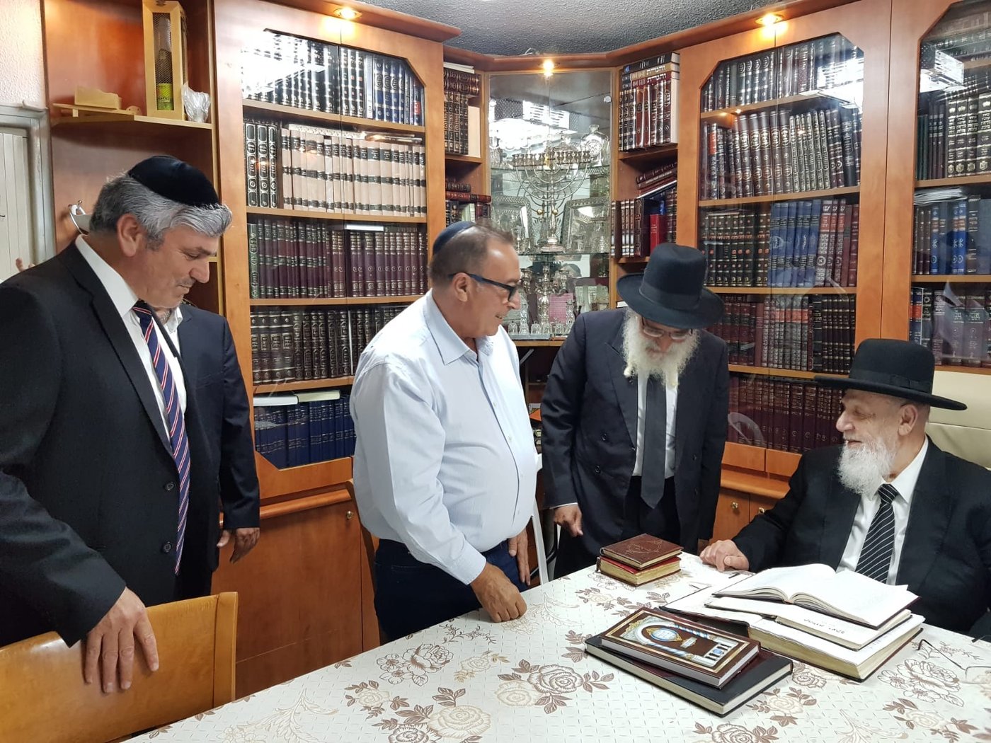 הסולחה הושלמה: ראש עיריית נתיבות התברך מנשיא ה'מועצת'