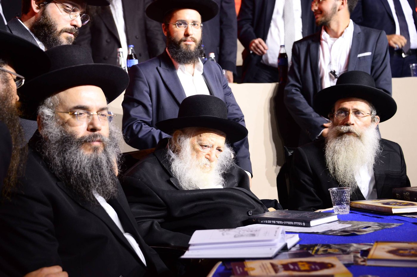 בהיכל מנורה: 12 אלף ילדים התכנסו עם מרן הגר"ח קנייבסקי • צפו