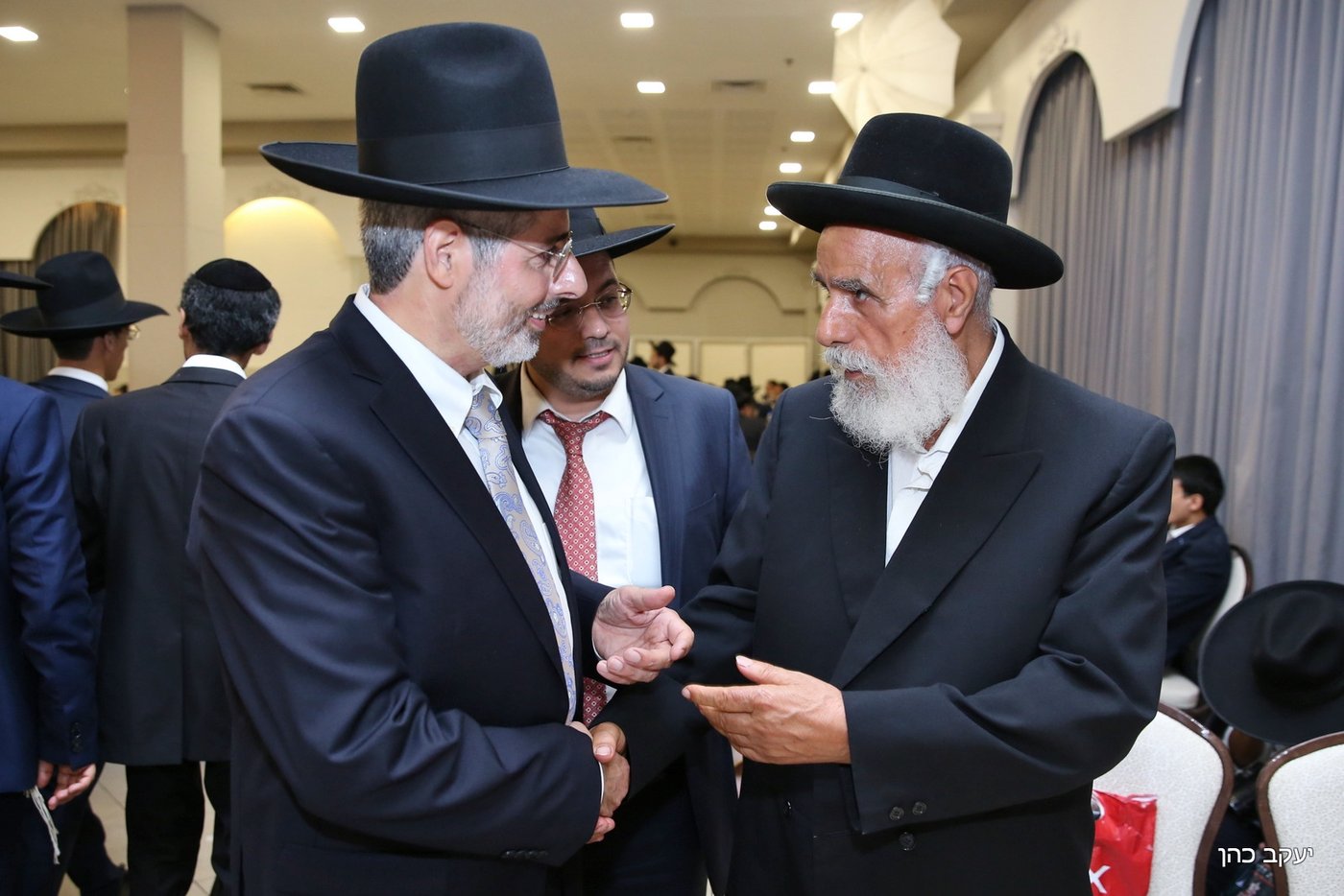 רבה של בני ברק הגר"ש קורח חיתן את נכדתו • גלריה