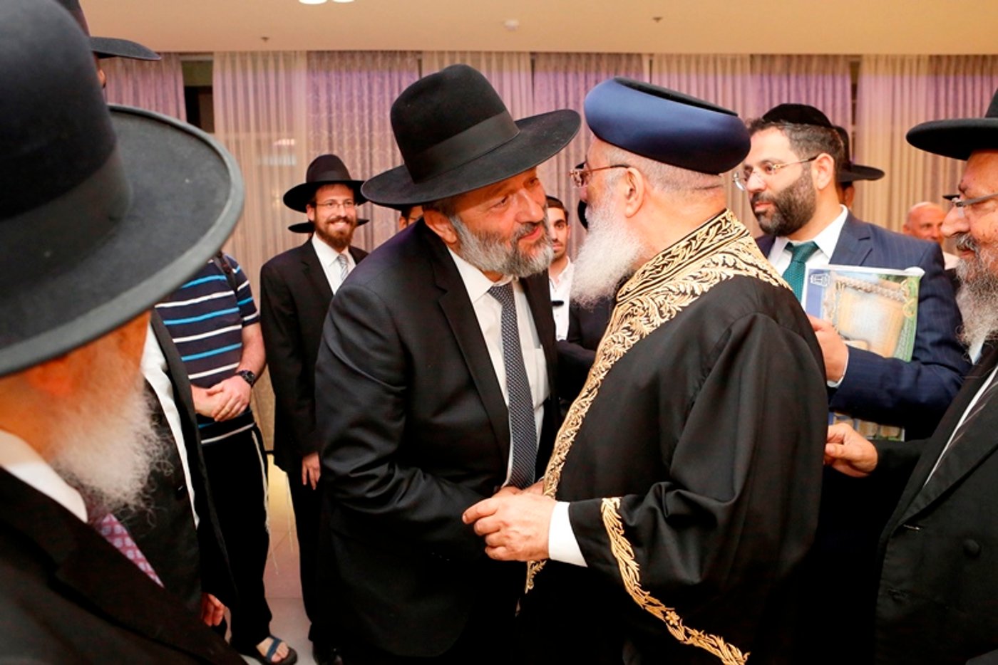 חתונת נכדת הראשל"צ הגר"ש עמאר • צפו