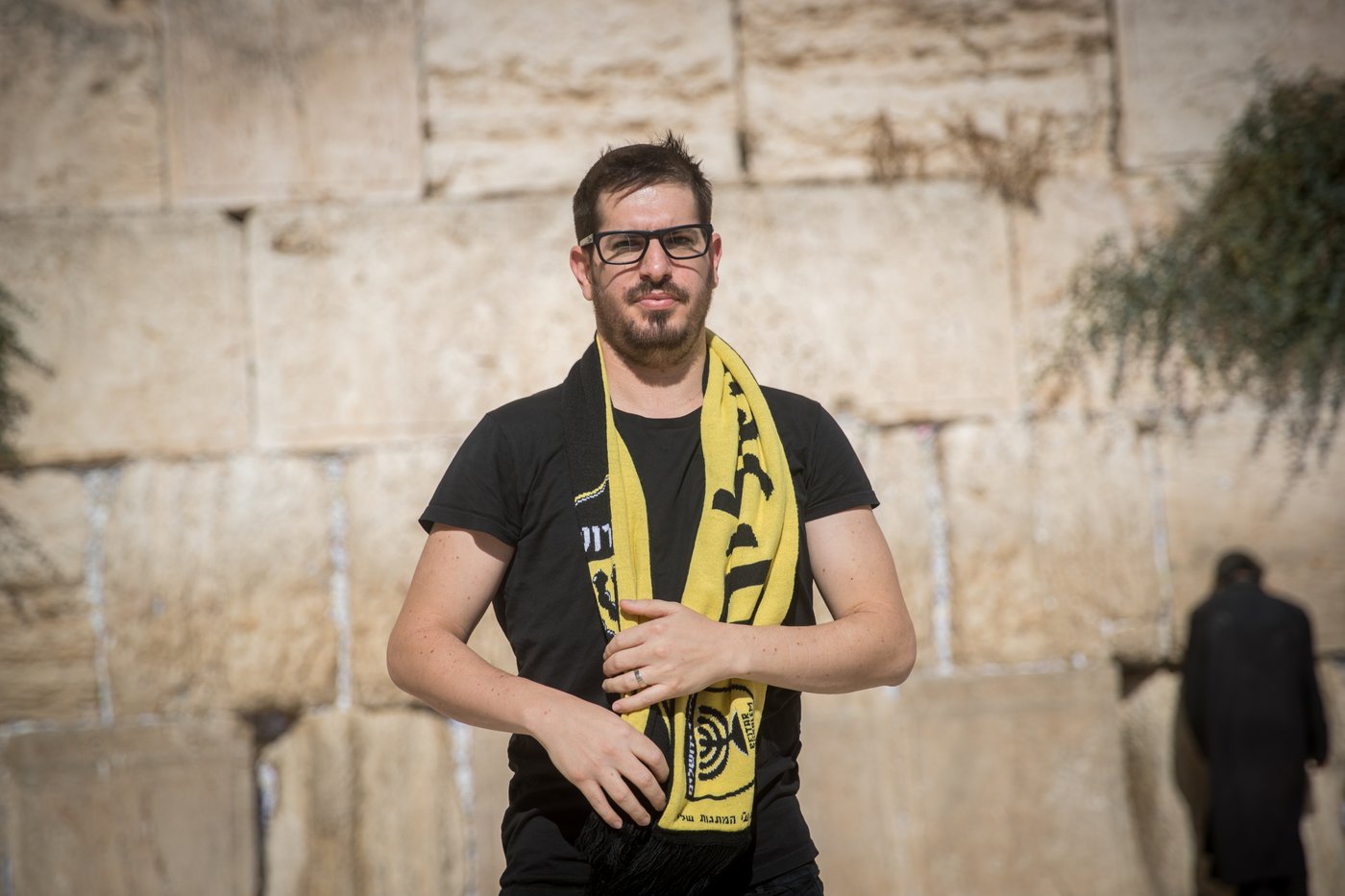 רכש את בית"ר ירושלים והגיע להתפלל בכותל