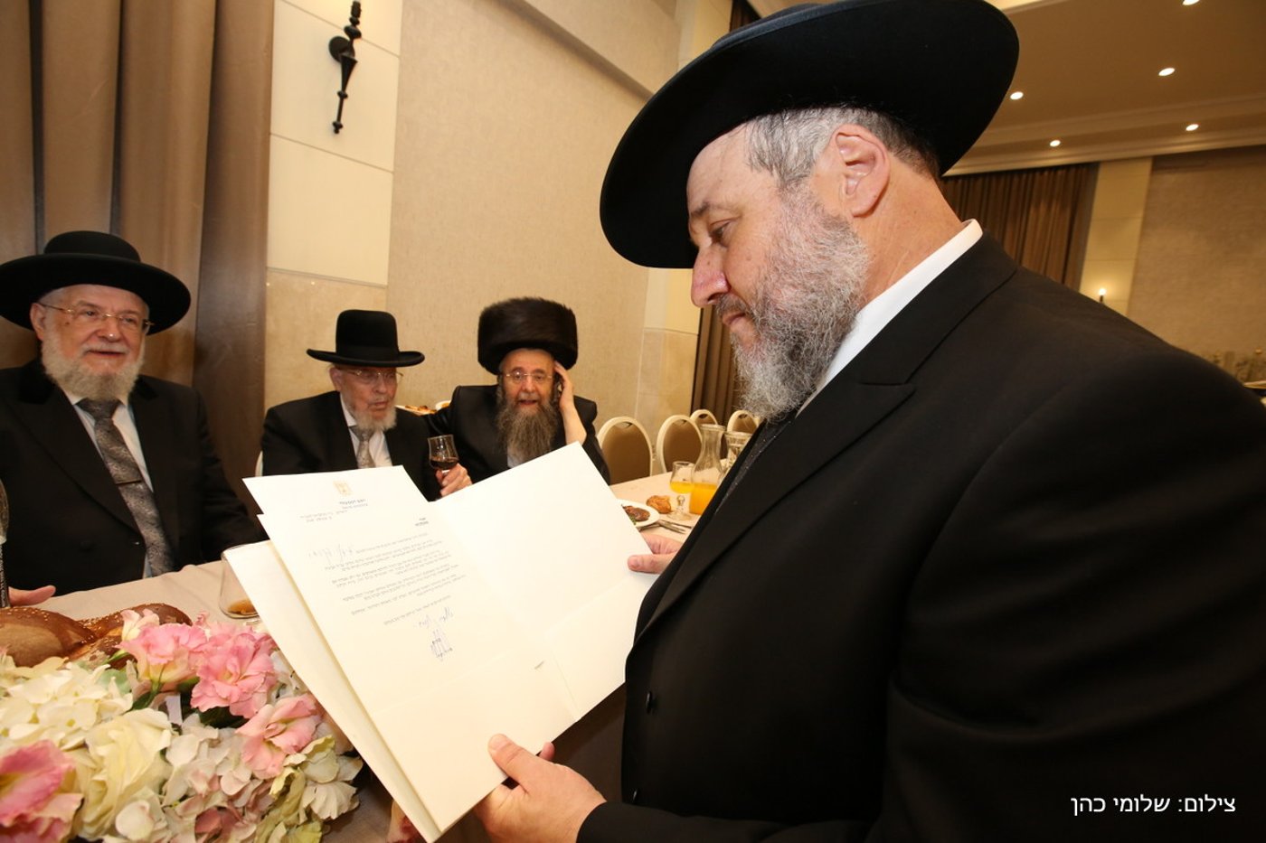 הרב אליעזר סורוצקין חיתן את בנו • צפו בגלריה