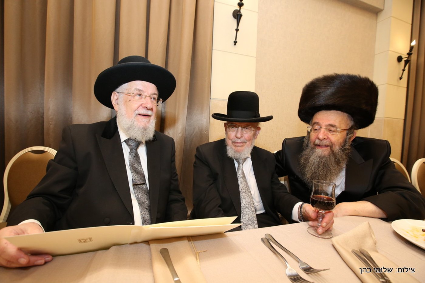 הרב אליעזר סורוצקין חיתן את בנו • צפו בגלריה